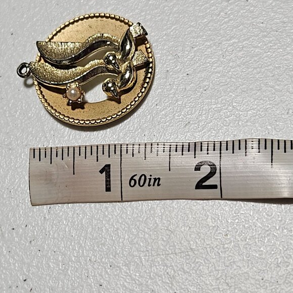 Vintage Gold Tone Bird Pendant Pearl Accent Necklace Statement Fashion Jewelry - Picture 3 of 3